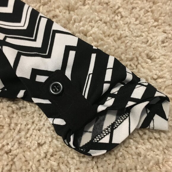 Ricki's Retro B&W Zigzag Stretchy Tunic Shirt - Picture 15 of 16